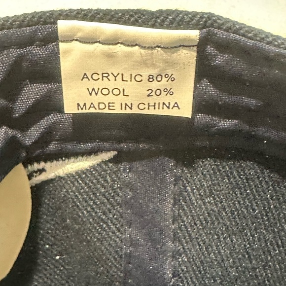 New York Beautifully Embroidered Cap 80% Acrylic 20% Wool. NEW with Tags - Picture 8 of 9